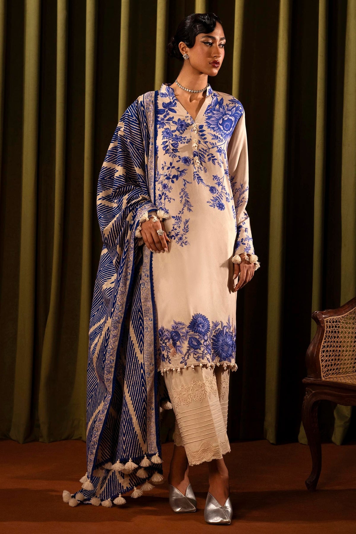 Sana Safinaz Embroidered Linen Suits Unstitched 3 Piece M243-018A-3CQ – Luxury Winter Collection