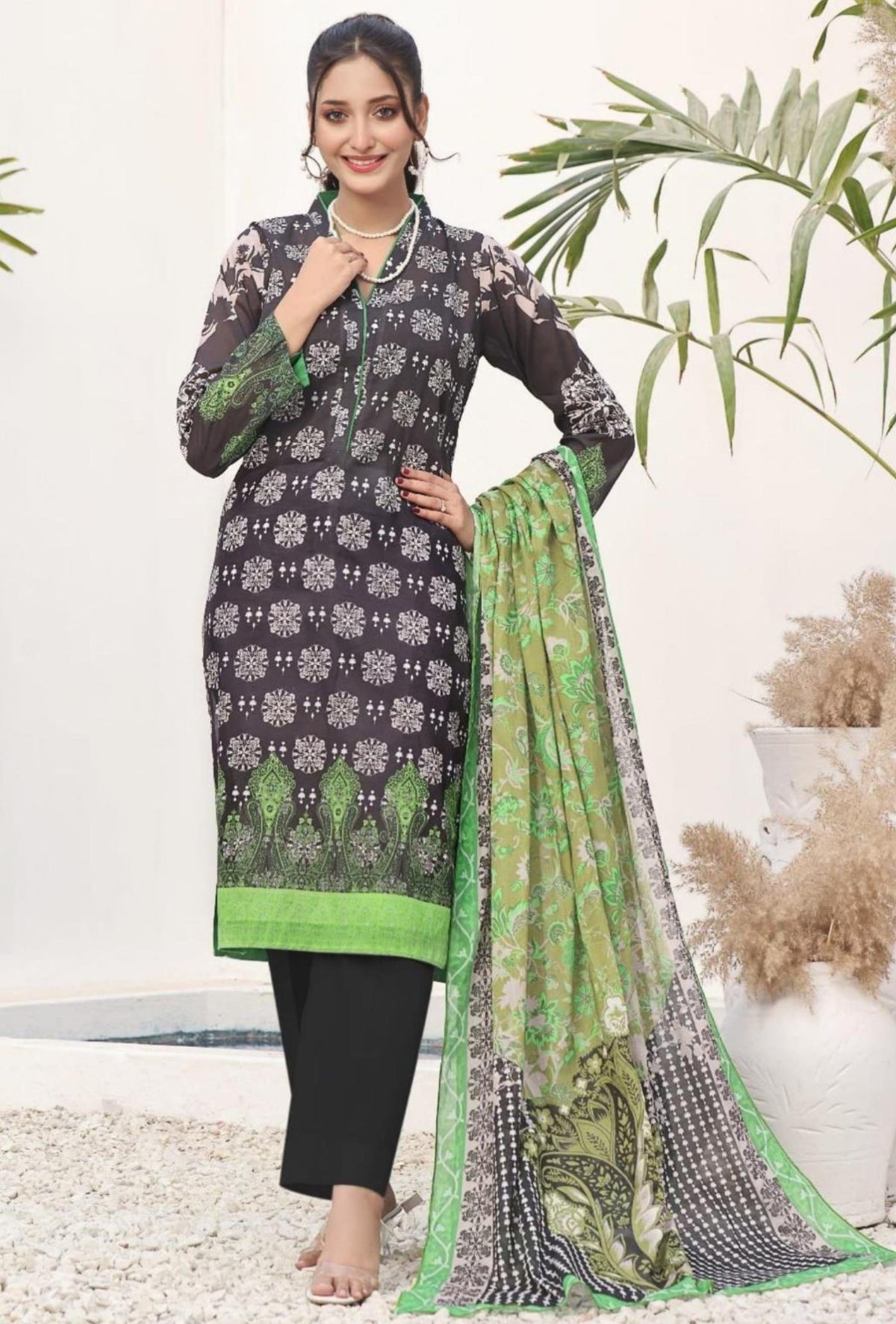Monochrome – Maryam’s Summer Black & White Luxury Prints – AB-02-24