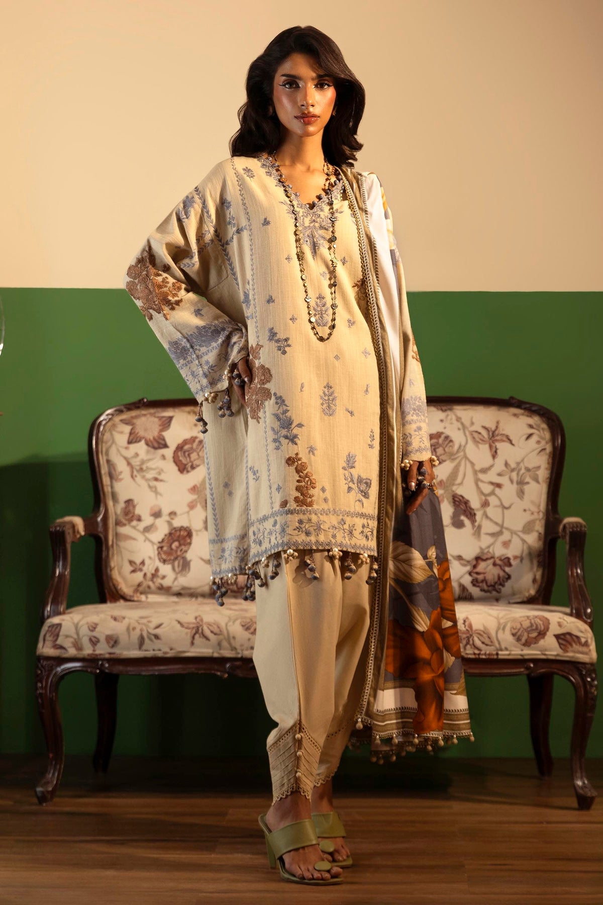 Sana Safinaz Embroidered Slub Suits Unstitched 3 Piece M243-015B-3CP – Luxury Winter Collection