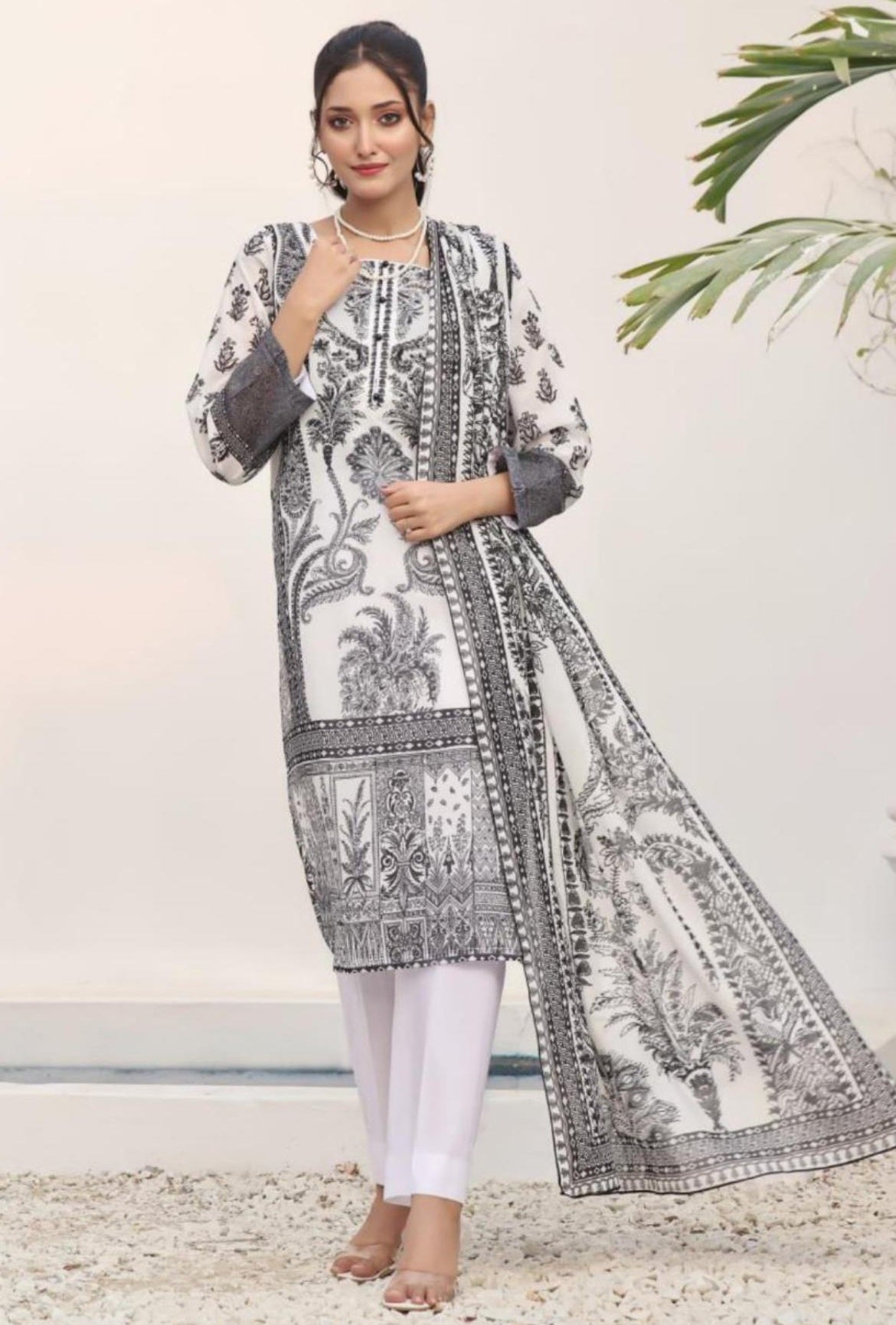 Monochrome – Maryam’s Summer Black & White Luxury Prints – AB-04-24
