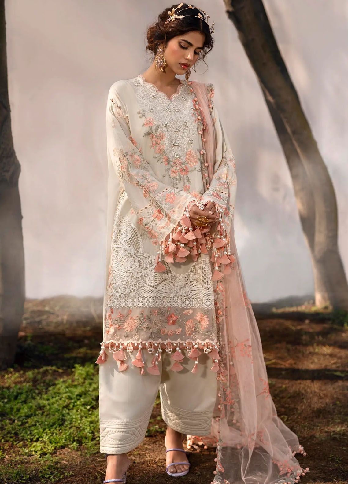 Sana Safinaz Embroidered Lawn Suits Unstitched 3 Piece SS24UL 3B